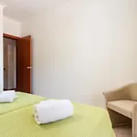 Host Wise - Bright Cozy Flats W Terrace & Pool *