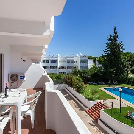 Διαμέρισμα Host Wise - Bright Cozy Flats W Terrace & Pool *