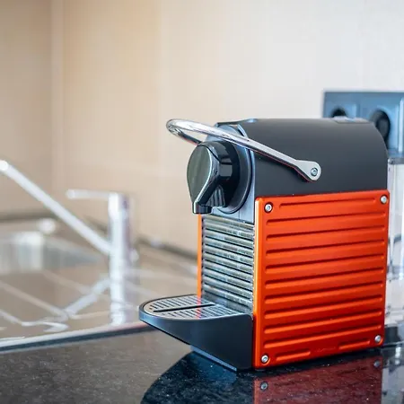 Host Wise - Bright Cozy Flats W Terrace & Pool 公寓 *