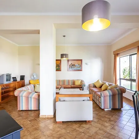 Apartman Host Wise - Bright Cozy Flats W Terrace & Pool Quarteira