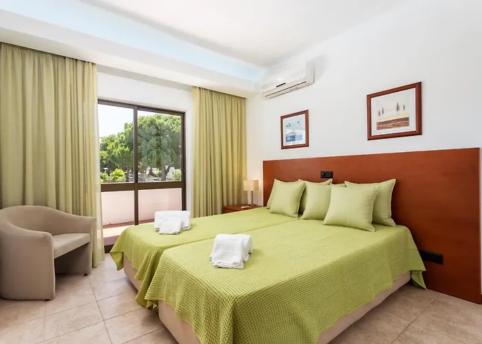 Appartement Host Wise - Bright Cozy Flats W Terrace & Pool