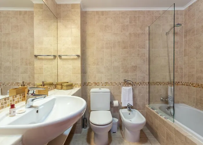 Host Wise - Bright Cozy Flats W Terrace & Pool Quarteira