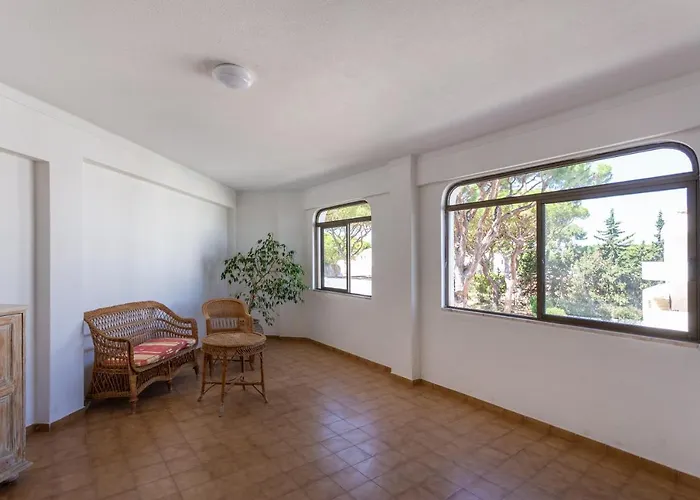 Host Wise - Bright Cozy Flats W Terrace & Pool *