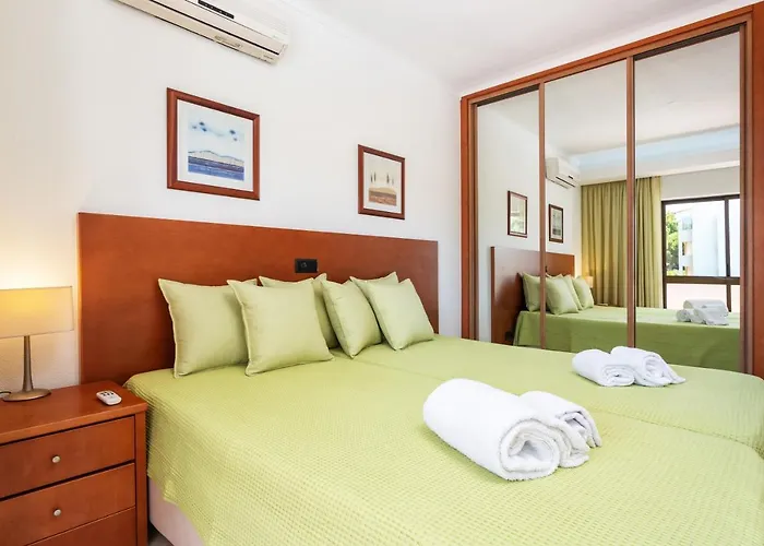 Host Wise - Bright Cozy Flats W Terrace & Pool Quarteira