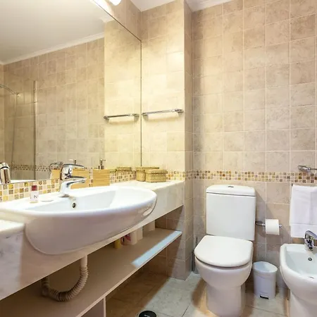 Apartament Host Wise - Bright Cozy Flats W Terrace & Pool Quarteira